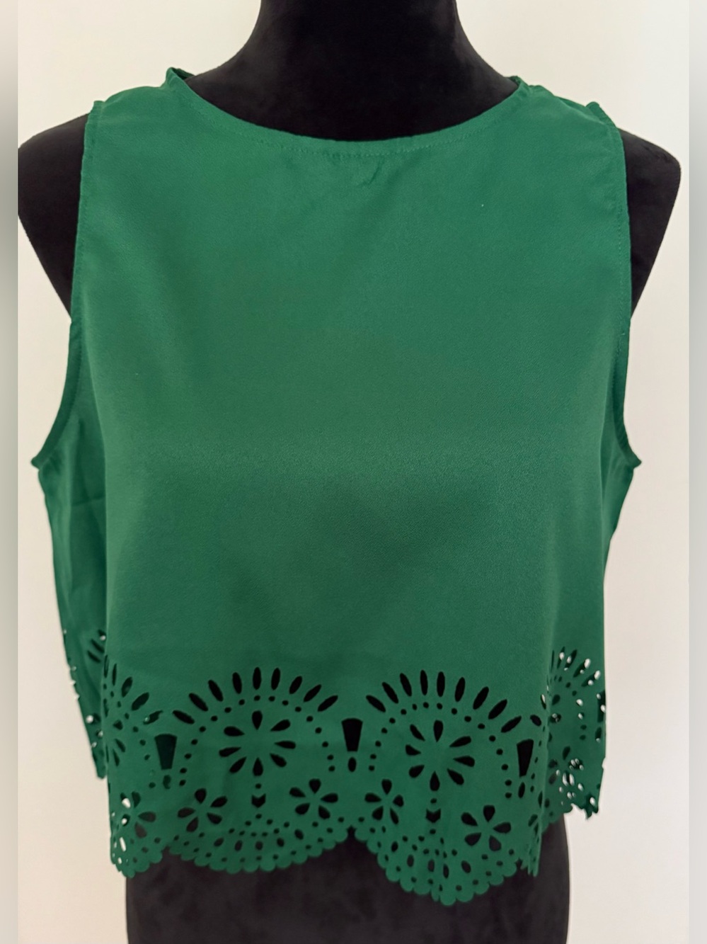Shein Green Lune Scallop Trim Laser Cut Crop Top - L - Picture 3 of 7